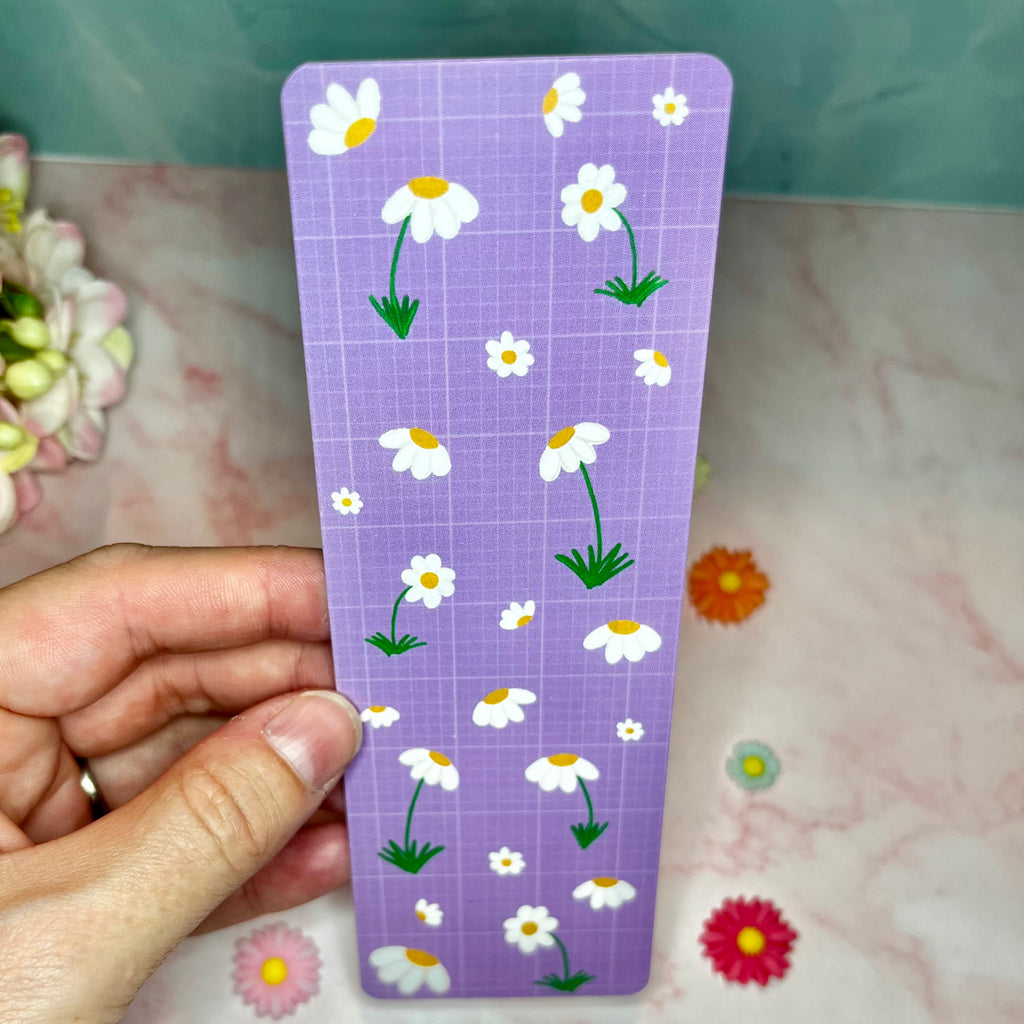 Daisy Days Traditional Bookmark